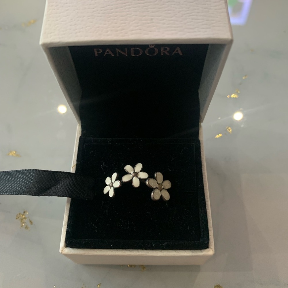 Pandora darling daisies triple ring